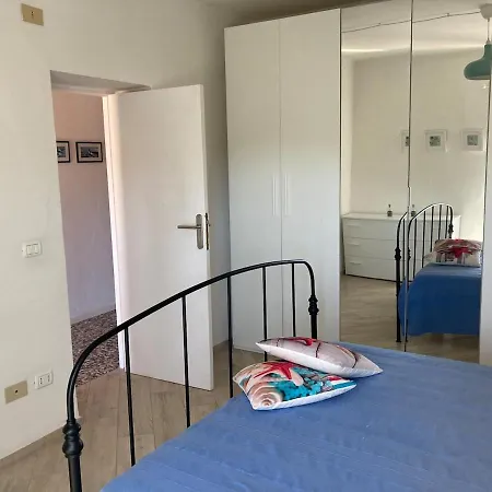 Casa Delle Rondini, Vista Mare, A Procchio! בית נופש *